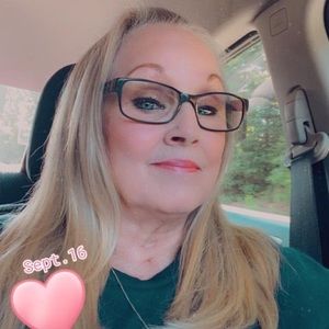 Meet your Posher, Carolyn